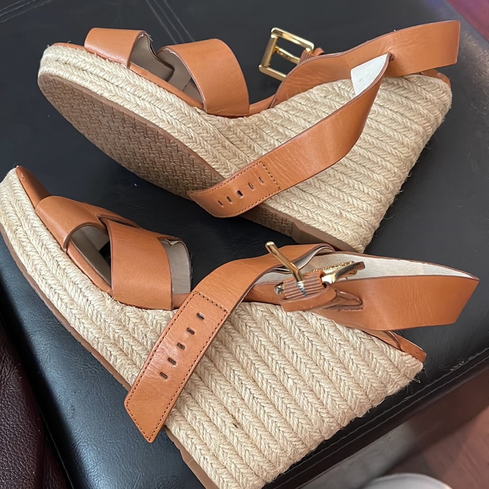 Shoes - Picture 4 of 6